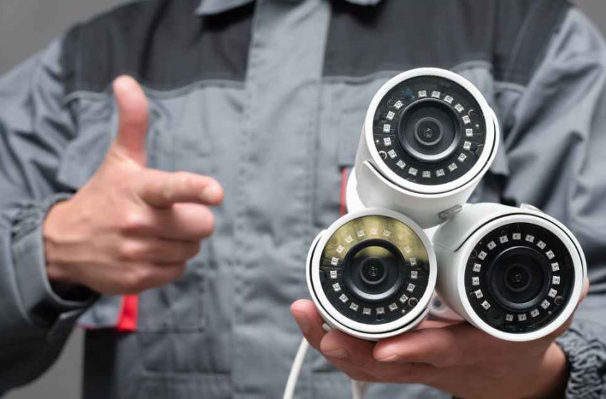  Can Panoramic Cameras Replace Multiple Traditional Cameras in Home Surveillance?