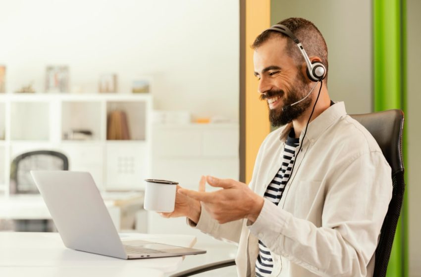  The Virtual Call Center: Updating Customer Service