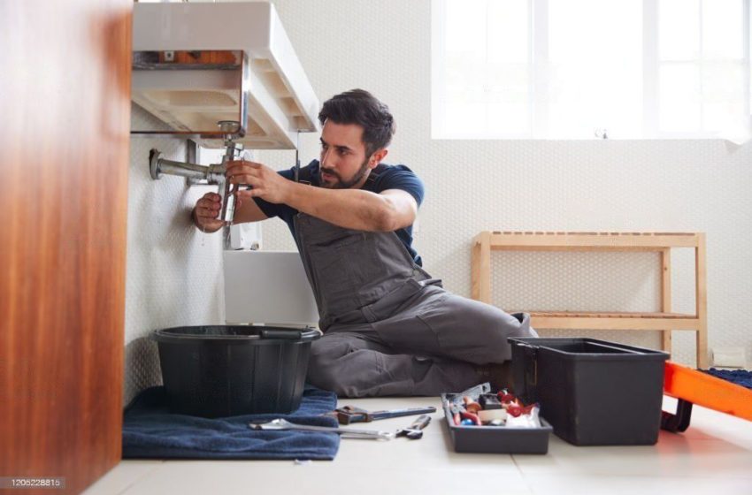  Solving Plumbing Emergencies in Bentleigh: A Guide to Finding the Right Emergency Plumber