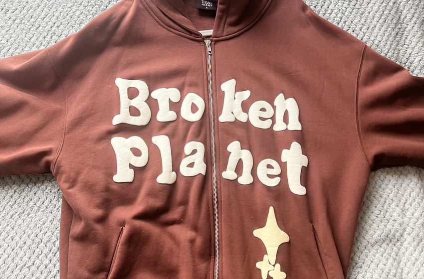  How-to Step-in Space Fashion: Meet the Broken Planet Hoodie!