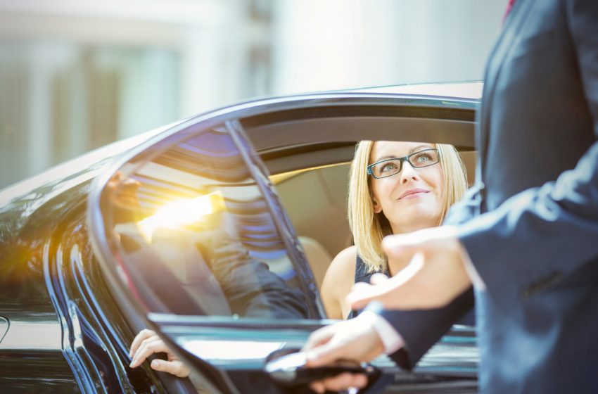  Experience Style: Opting For Chauffeur Car Melbourne Airport