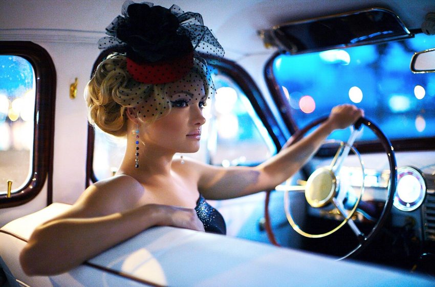  Riding in Style: The Ultimate Experience with Party Bus Limousines