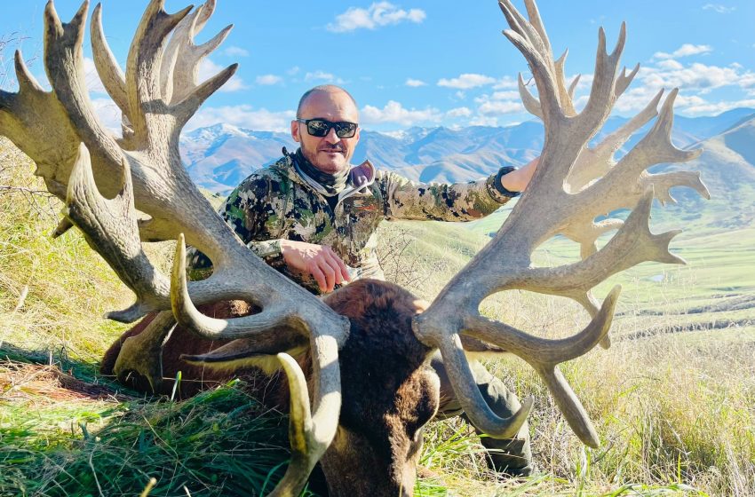  The Ultimate Experience: A Guide to Trophy Deer Hunts