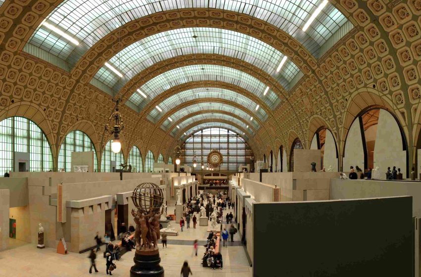  A Parisian Adventure: Must-Visit Attractions in the City of Lights