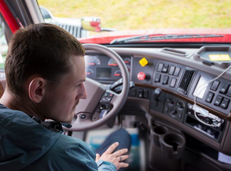  What Should I Expect from Truck Driver Training Programs?