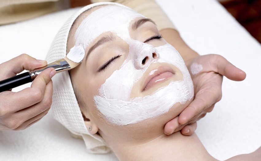  Achieve Clear and Radiant Skin with a Deep Cleansing Facial in Dubai