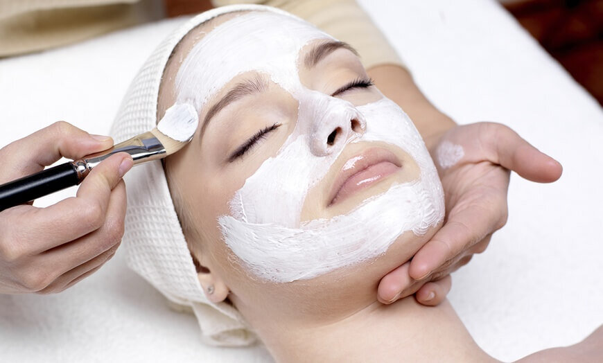 Achieve Clear and Radiant Skin with a Deep Cleansing Facial in Dubai