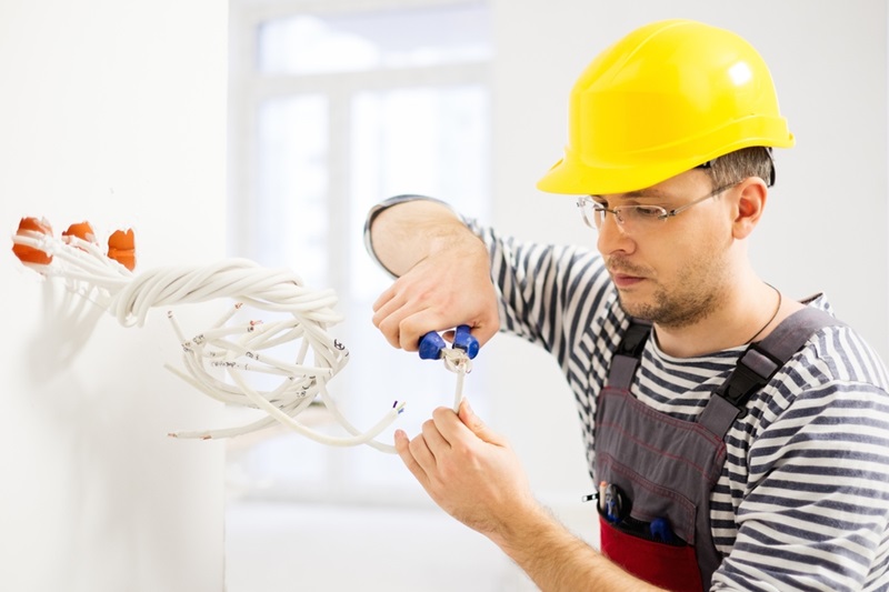  The Crucial Role of Emergency Electricians: Beyond Wiring Fixes