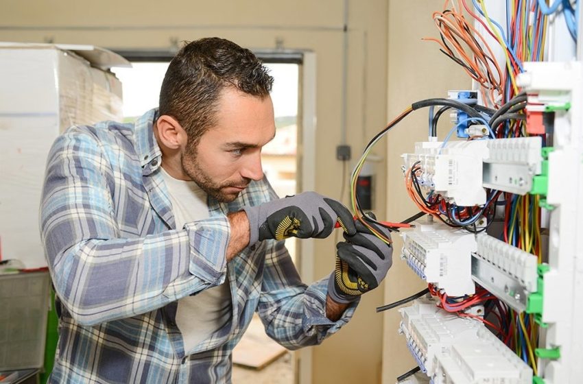  Elektrotechnische Dienstleistungen in Neubrandenburg: Vom Blitzschutz bis zur Steckdose