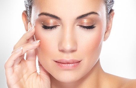  Revitalize & Refresh: Why Fractional RF Microneedling Is Trending