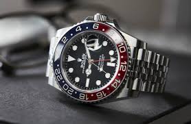  Exploring the Popularity of the Rolex GMT Pepsi Among Watch Collectors