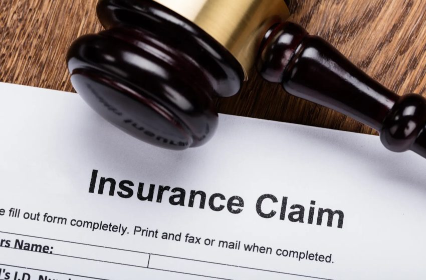  When Should You Contact a Lawyer After an Insurance Claim Issue?