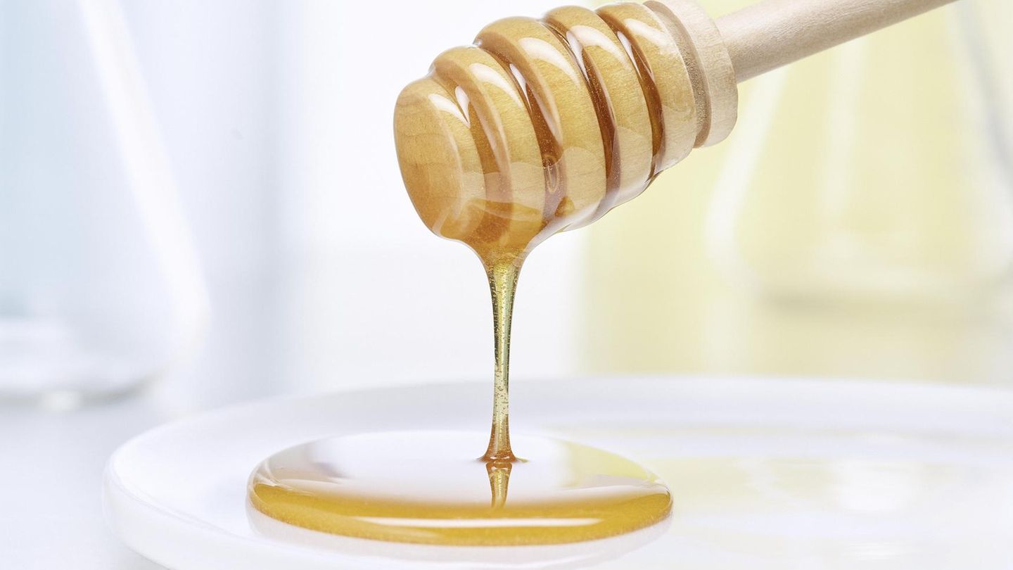 Discover the Wonders of Raw Honey in Dubai: A Sweet and Nutritious Treasure