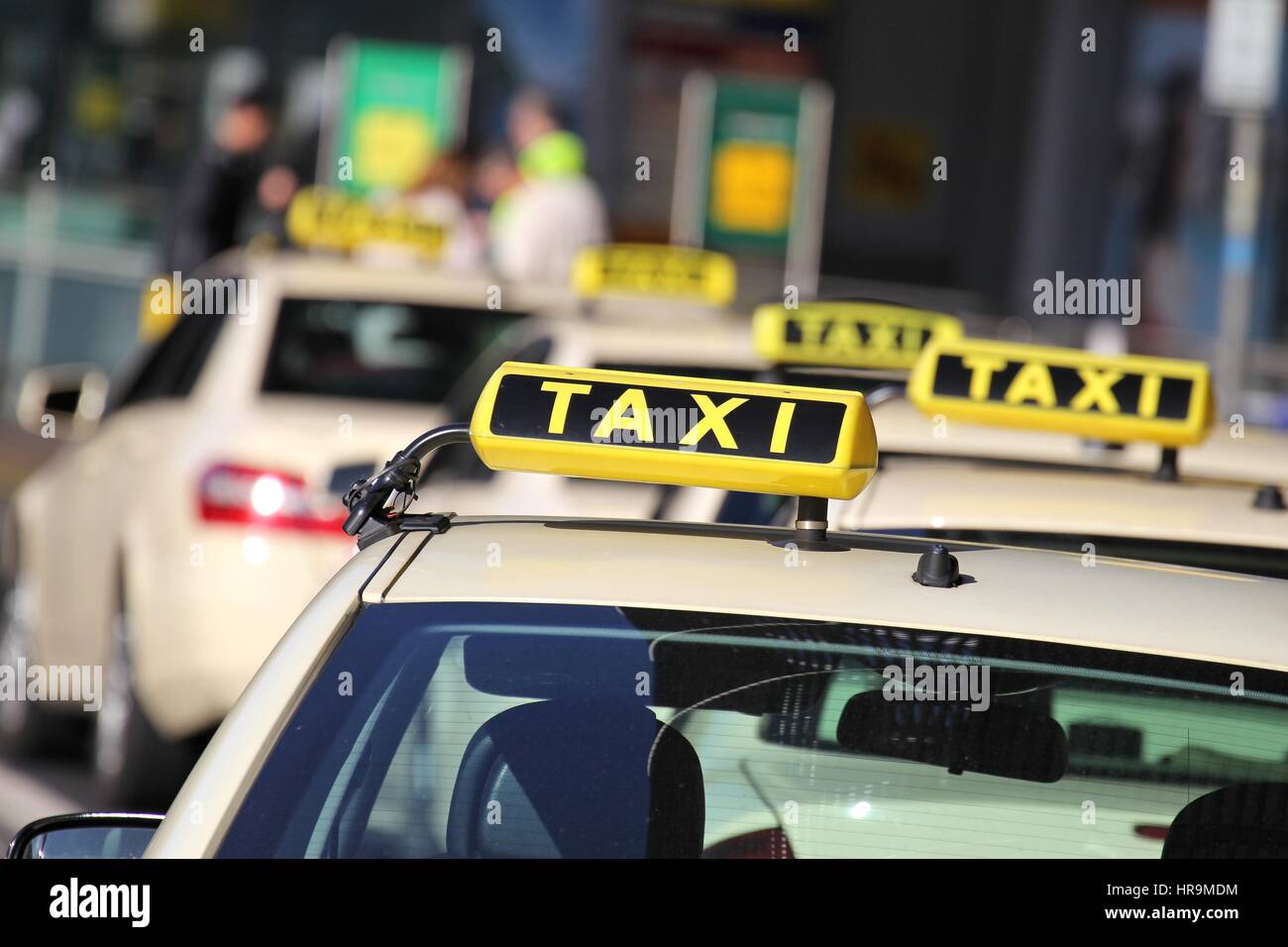  Your Gateway to Easy Travel: Quick Airport Taxi Transfers