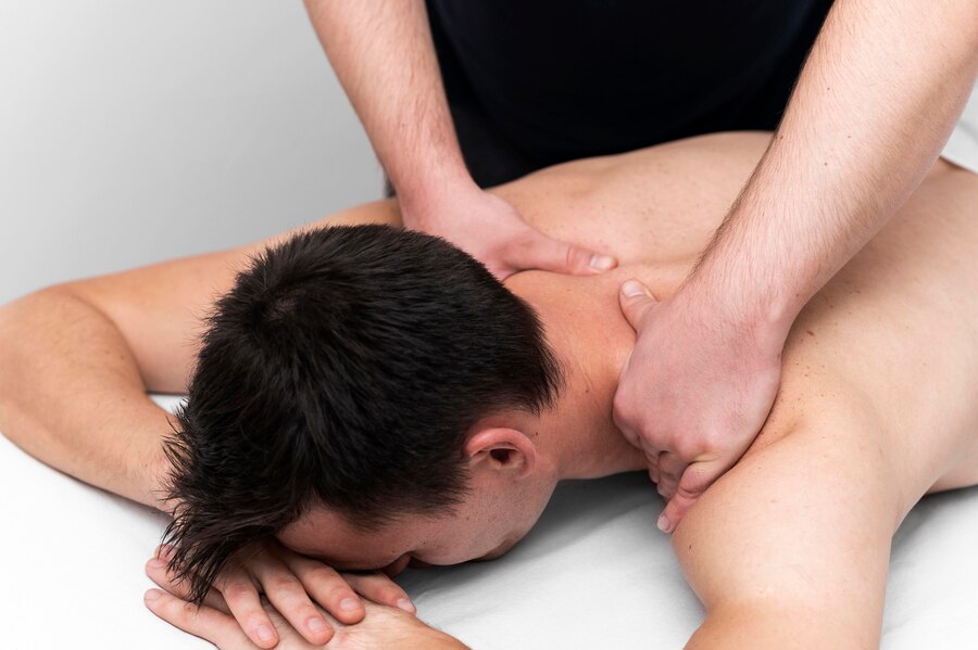 Découvrez les Bienfaits du Massage Sportif: Un Atout Incontournable pour les Athlètes et les Passionnés de Fitness