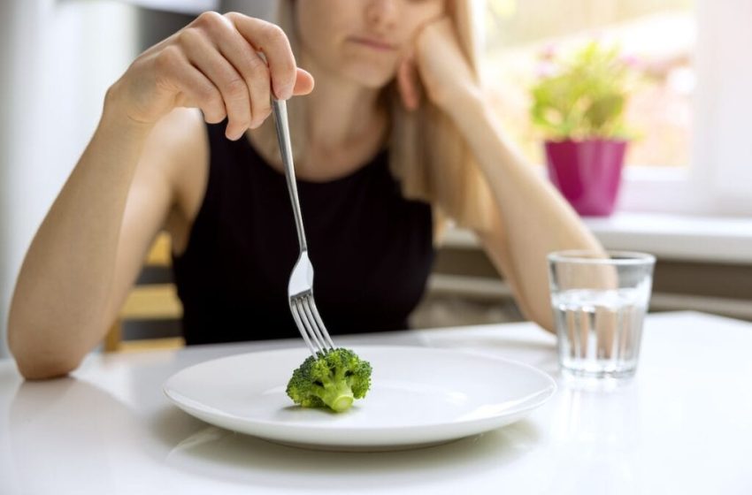  How Eating Disorders Affect Mental and Physical Health