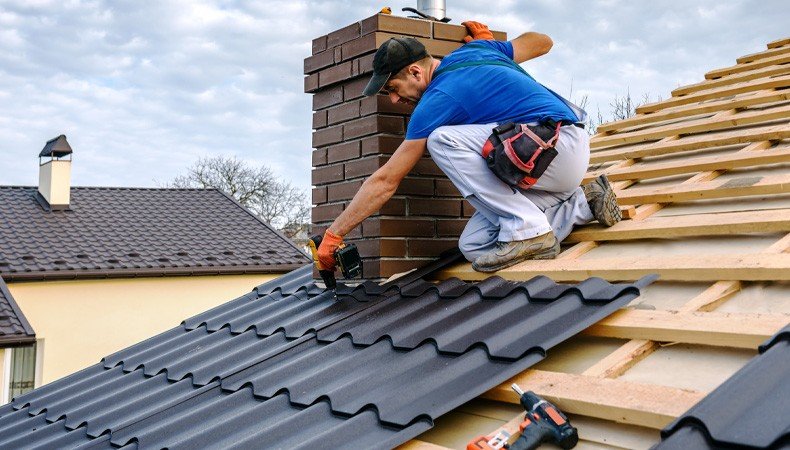 How to Tell If Your Roof Needs Replacing: Key Signs to Watch Out For