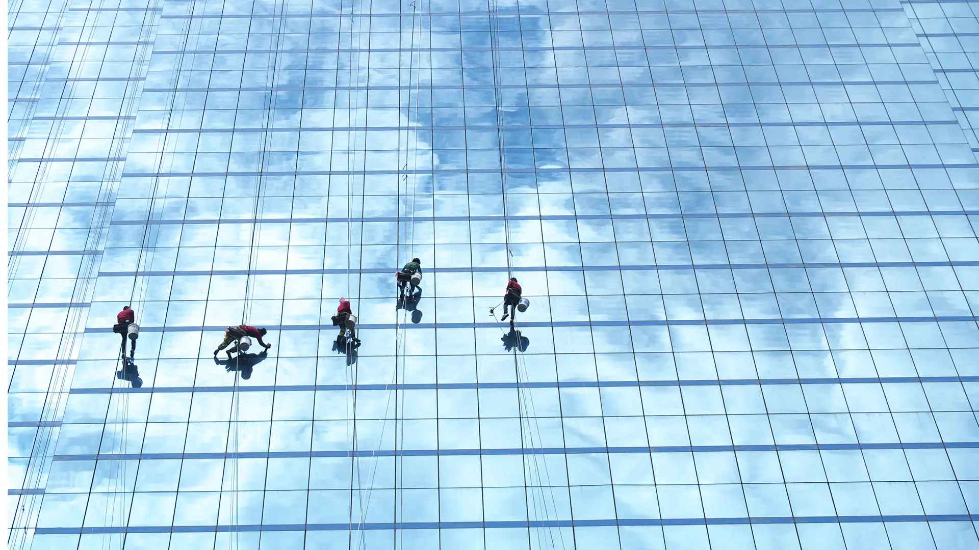  Windows cleaners in dubai | skylinefmservices